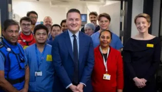 Health Secretary Wes Streeting (centre) on his visit to Royal Brompton Diagnostic Centre with Guy’s and St Thomas’ chief executive Amanda Pritchard (extreme right), and Prof Pallav Shah (extreme left) and his team