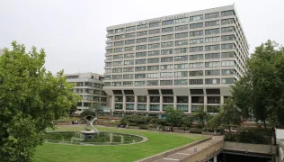An exterior view of St Thomas' Hospital 