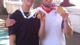 Joe Quick (left), Evelina patient and Transplant Games bronze medalist with Etienne Stott (right), Olympic gold medalist