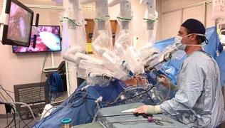 Robotic surgeons at Guy’s Hospital invited the world into their operating theatre when they took part in the Worldwide Robotic Surgery 24 Hour Event in November 2015.