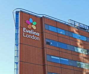 Evelina London sign on outside of Evelina London hospital building