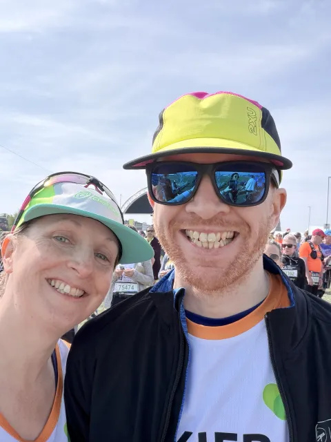 Kier and Andie, running for Evelina London, at the start of the race. 