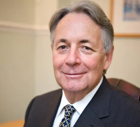 Headshot of Charles Alexander