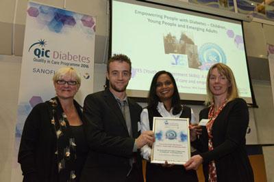 Tom Antebi (2nd left), Dr Dulmini Kariyawasam (3rd left) and Stephanie Singham (right) at the Quality in Care (QiC) Diabetes National Awards.